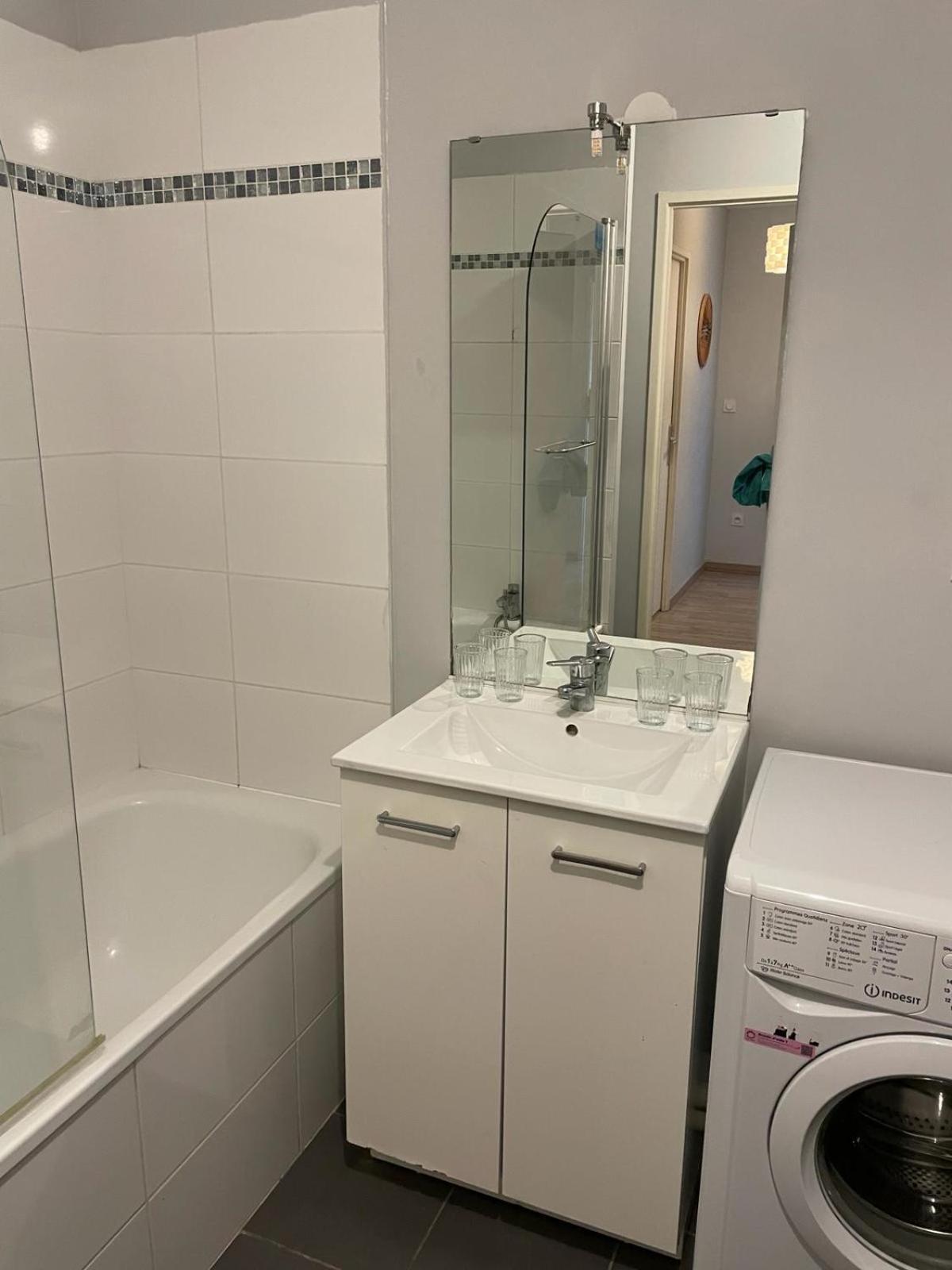 Appartement 2 Chambres Avec Terrasse Et Garage Saint-Andre-lez-Lille Ngoại thất bức ảnh